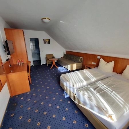 Hotel Kaiserhof Lehrte Esterno foto
