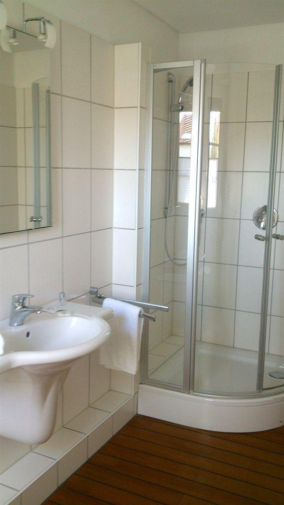 Hotel Kaiserhof Lehrte Esterno foto