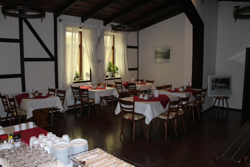 Hotel Kaiserhof Lehrte Esterno foto
